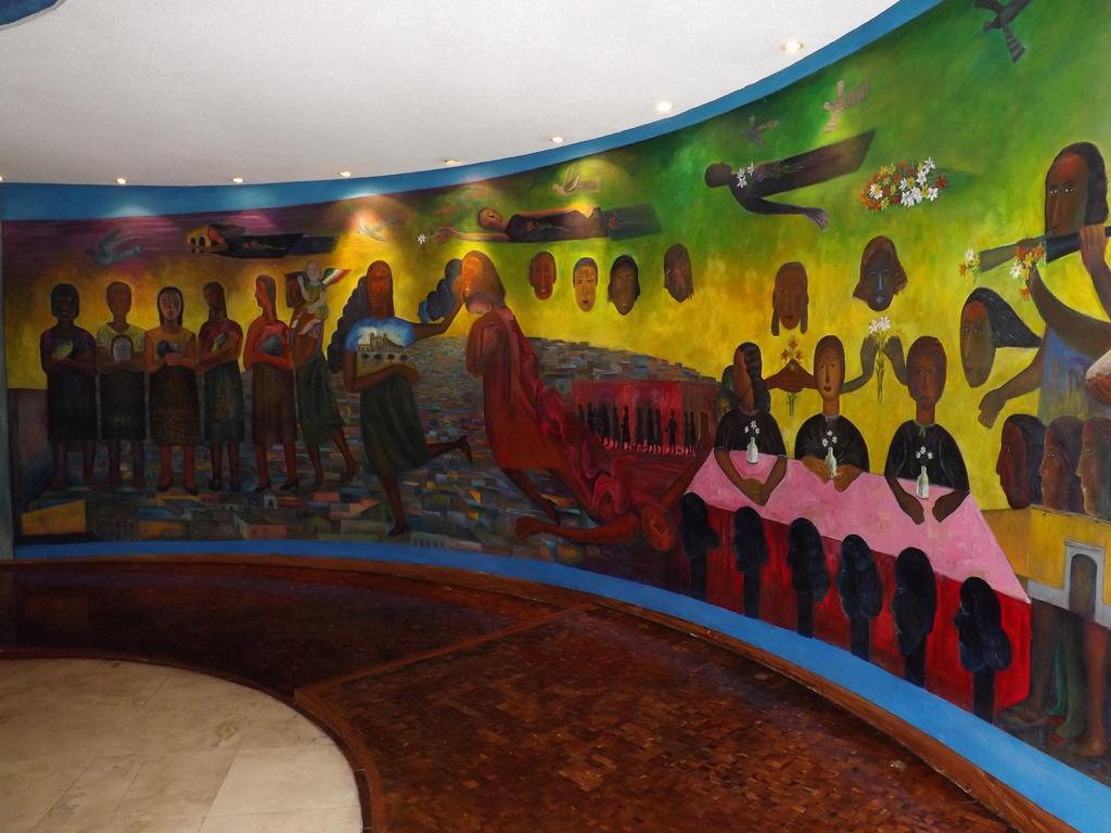 Отель Royal Pedregal Мехико Экстерьер фото Mural at the National Museum of Ghana