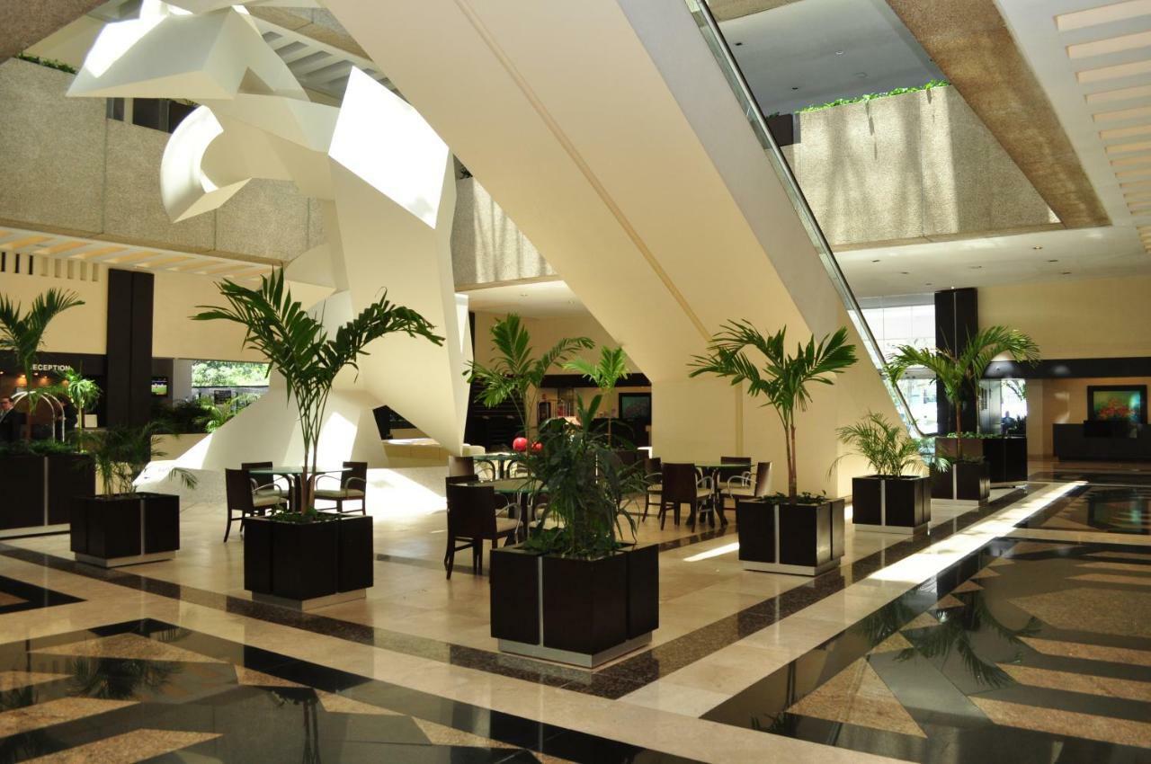 Отель Royal Pedregal Мехико Экстерьер фото The lobby of the hotel